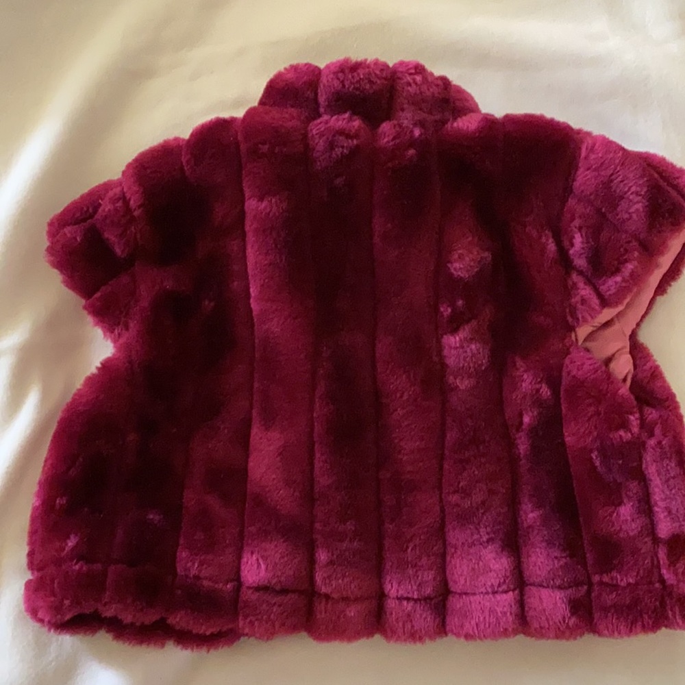 Burgundy faux fur short Sleeve Jacket - Picture 2 of 5